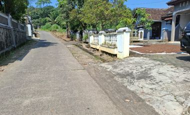Rumah 2 Lantai Eksklusif dengan Lahan Sangat Luas – Boja, Kendal (NSB)