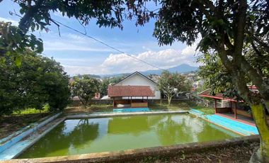 Dijual rumah di ujung berung halaman luas