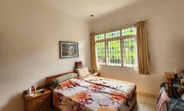 Dijual Rumah di Cipaku Setiabudi Bandung, Halaman Luas
