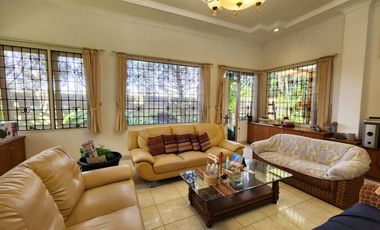 Dijual Rumah di Cipaku Setiabudi Bandung, Halaman Luas