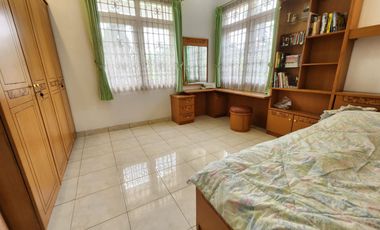 Dijual Rumah di Cipaku Setiabudi Bandung, Halaman Luas