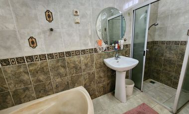 Dijual Rumah di Cipaku Setiabudi Bandung, Halaman Luas