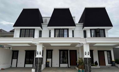 Rumah Mewah Classic  3 Lantai Siap Huni di TB Simatupang – Lebak Bulus, Jakarta Selatan.