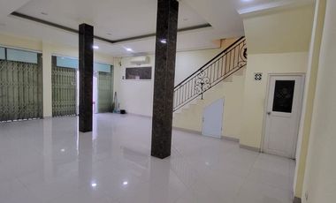 Ruko Mewah Lebar 2 Ruko jadi 1 di Pinggir Jalan Pondok Kelapa Jaktim