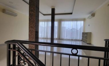 Ruko Mewah Lebar 2 Ruko jadi 1 di Pinggir Jalan Pondok Kelapa Jaktim