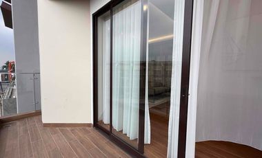 Rumah Siaphuni  3 Lantai Jakarta Selatan – Lebak Bulus 300 Meter dari Tol Veteran dan Akses Strategis.