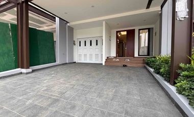 Rumah Tropis Mewah 3 Lantai di Veteran Lebak Bulus Jakarta Selatan – 300 Meter dari Tol Veteran