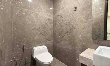 Rumah Tropis Mewah 3 Lantai di Veteran Lebak Bulus Jakarta Selatan – 300 Meter dari Tol Veteran