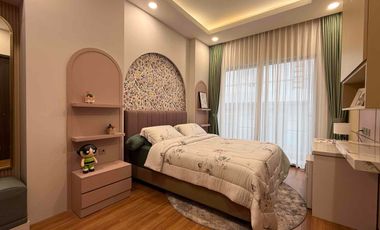 Rumah Tropis Mewah 3 Lantai di Veteran Lebak Bulus Jakarta Selatan – 300 Meter dari Tol Veteran