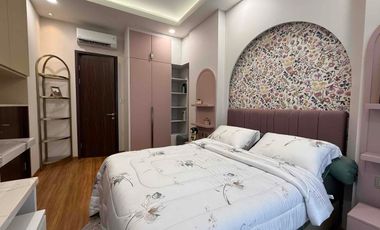 Rumah Tropis Mewah 3 Lantai di Veteran Lebak Bulus Jakarta Selatan – 300 Meter dari Tol Veteran