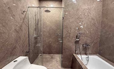 Rumah Tropis Mewah 3 Lantai di Veteran Lebak Bulus Jakarta Selatan – 300 Meter dari Tol Veteran