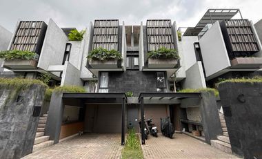 Rumah Siaphuni 4 Lantai Eksklusif di Permata Hijau, Kebayoran Lama - Jakarta Selatan.