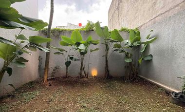 Rumah Siaphuni 4 Lantai Eksklusif di Permata Hijau, Kebayoran Lama - Jakarta Selatan.