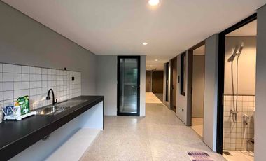 Rumah Siaphuni 4 Lantai Eksklusif di Permata Hijau, Kebayoran Lama - Jakarta Selatan.