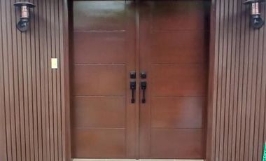 FULLY FURNISHED CORNER LOT HOUSE FOR RENT NEAR ALABANG/LAS PINAS. NEAR EVIA!