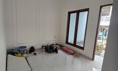 Disewakan Rumah Baru 1 lantai di Kayu Putih