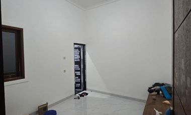 Disewakan Rumah Baru 1 lantai di Kayu Putih