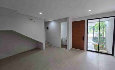 DISEWAKAN RUMAH SIAP HUNI NORTHWEST CITRALAND SURABAYA BARAT