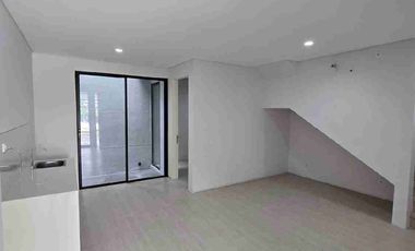 DISEWAKAN RUMAH SIAP HUNI NORTHWEST CITRALAND SURABAYA BARAT