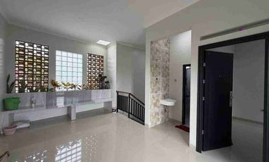 Rumah Cantik 2 Lt Harga Ekonomis Cluster Dekat UMS Pabelan