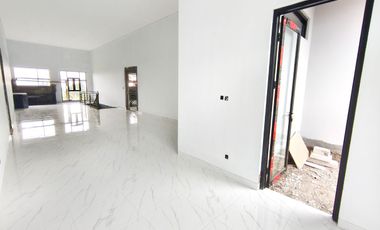 2 Floor Shophouse in Cianjur City Center Suitable for F&B Business and Offices