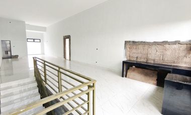 2 Floor Shophouse in Cianjur City Center Suitable for F&B Business and Offices