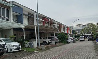 DISEWAKAN CEPAT RUMAH DI GOLF  LAKE