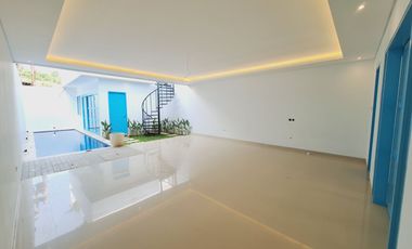 FOR SALE VILLA SAINT TAVIA STYLE SANTORINI IN UNGASAN