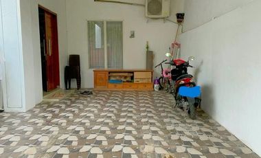 Rumah di kompleks perumahan Sayang-sayang Mataram