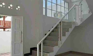 dijual villa Cantik sejuk Asri+Gazebo +Rooftop+private Pool Piyungan Jogja.FULLY FURNISHED