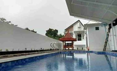 dijual villa Cantik sejuk Asri+Gazebo +Rooftop+private Pool Piyungan Jogja.FULLY FURNISHED