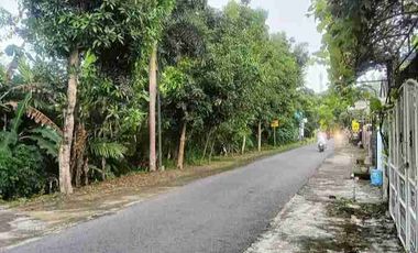 dijual villa Cantik sejuk Asri+Gazebo +Rooftop+private Pool Piyungan Jogja.FULLY FURNISHED