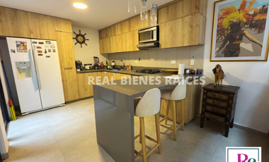 SE ARRIENDA CASA MEDIANERA EN UNIDAD CERRADA CON PORTERÍA 24 HORAS