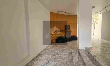 Venta de Casa amplia y luminosa de 4 dormitorios, Sector Quito Tenis, Quito, Ecuador