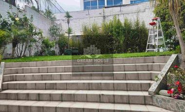 Venta de Casa amplia y luminosa de 4 dormitorios, Sector Quito Tenis, Quito, Ecuador