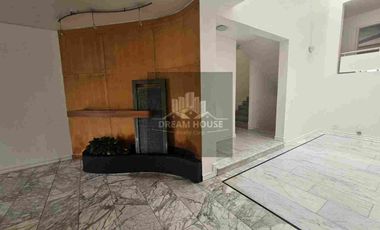 Venta de Casa amplia y luminosa de 4 dormitorios, Sector Quito Tenis, Quito, Ecuador