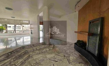 Venta de Casa amplia y luminosa de 4 dormitorios, Sector Quito Tenis, Quito, Ecuador