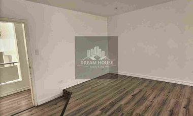 Venta de Casa amplia y luminosa de 4 dormitorios, Sector Quito Tenis, Quito, Ecuador