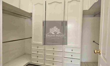 Venta de Casa amplia y luminosa de 4 dormitorios, Sector Quito Tenis, Quito, Ecuador