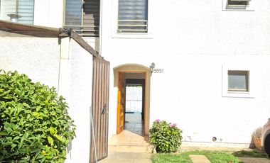 Arriendo maravillosa casa en Sector alto Peñalolén .