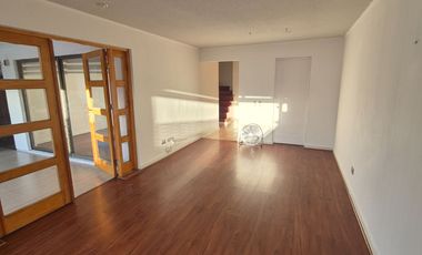 Arriendo maravillosa casa en Sector alto Peñalolén .