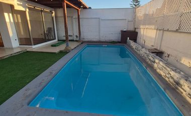 Arriendo maravillosa casa en Sector alto Peñalolén .