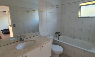 Arriendo maravillosa casa en Sector alto Peñalolén .