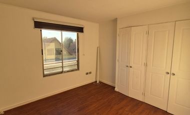 Arriendo maravillosa casa en Sector alto Peñalolén .