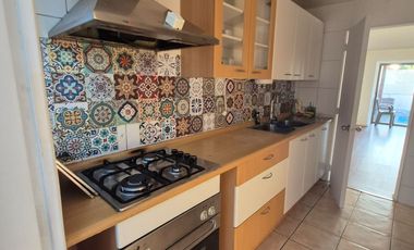 Arriendo maravillosa casa en Sector alto Peñalolén .