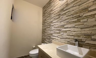 CASA EN RENTA ALTOZANO QUERÉTARO: 3 RECÁMARAS CON BAÑO, ESTUDIO Y PANELES SOLARES.