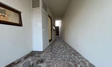 CASA EN RENTA ALTOZANO QUERÉTARO: 3 RECÁMARAS CON BAÑO, ESTUDIO Y PANELES SOLARES.