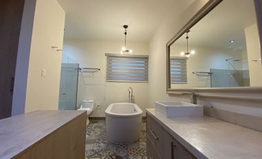 CASA EN RENTA ALTOZANO QUERÉTARO: 3 RECÁMARAS CON BAÑO, ESTUDIO Y PANELES SOLARES.