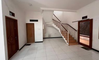 Disewakan rumah 2 lantai di area Duren Sawit, Jakarta Timur