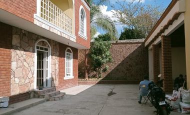 Hermosa casa en renta en la Col. Jardines de Santa María		$22,000